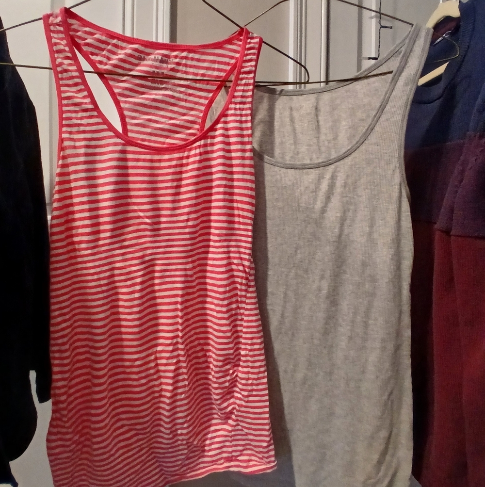 2 Tank Tops